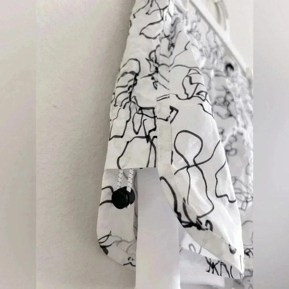 NWT- DKNY Sport 2 in 1 Running Shorts- size small - Picture 7 of 10